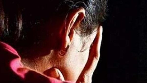 सजिता कपड़े धोकर कमरे में ही सुखाती थी सजिता कपड़े धोकर कमरे में ही सुखाती थी