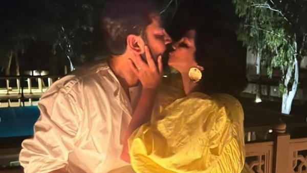 पति को दिया बर्थडे का खास तोहफा 