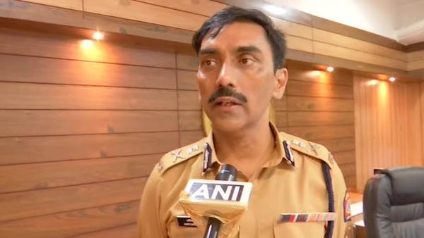 पहले कही थी उत्तर प्रदेश में सरेंडर करने की बात
