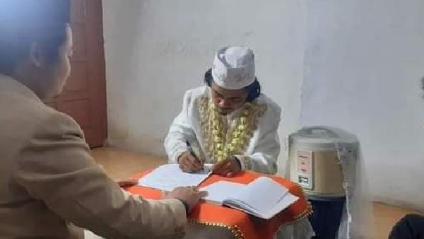 इंडोनेशिया में रहता है युवक इंडोनेशिया में रहता है युवक