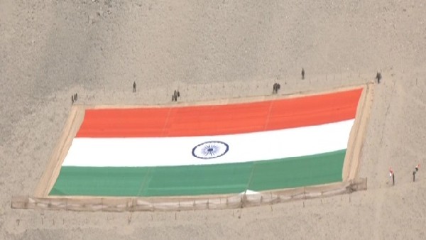 70 कारीगरों ने 49 दिन में बनाया तिरंगा