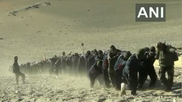 1 हजार KG का तिरंगा और 150 जवान