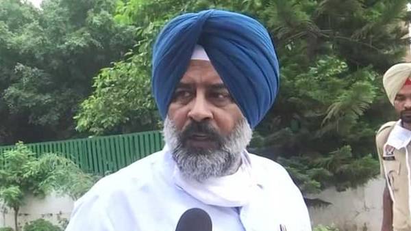 कैप्टन पर ज़ुबानी हमला