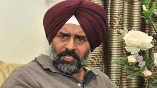 केंद्र सरकार पर निशाना