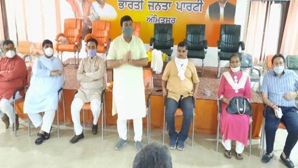 भ्रष्टाचार में लिप्त है कांग्रेस- जीवन गुप्ता