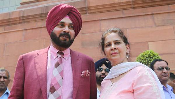 नवजोत कौर सिद्धू ने भी साधा निशाना