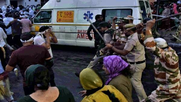 वोकेशनल टीचर्स पर भांजी गईं लाठियां 