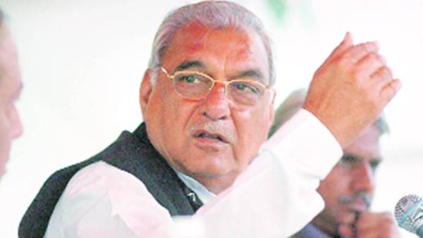 खट्टर सरकार पर निशाना