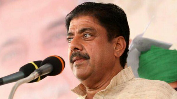 'पार्टी की रीढ़ कार्यकर्ता होते हैं' 'पार्टी की रीढ़ कार्यकर्ता होते हैं'