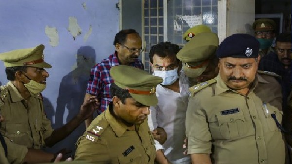 कितने रंग दिखाएगी राजनीति ? कितने रंग दिखाएगी राजनीति ?