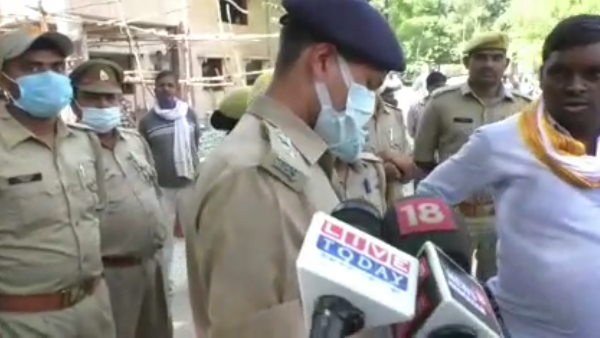 मीडिया से बचते रहे पुलिस अधिकारी