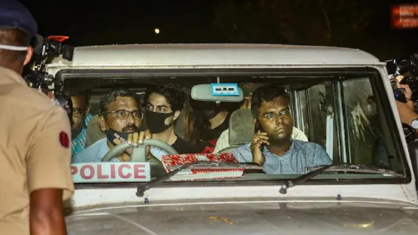 आर्यन खान को मिला बॉलीवुड का सपोर्ट