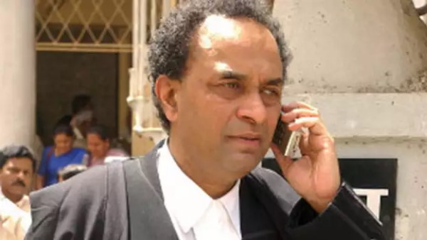 जूनियर वकील के तौर पर शुरू किया करियर