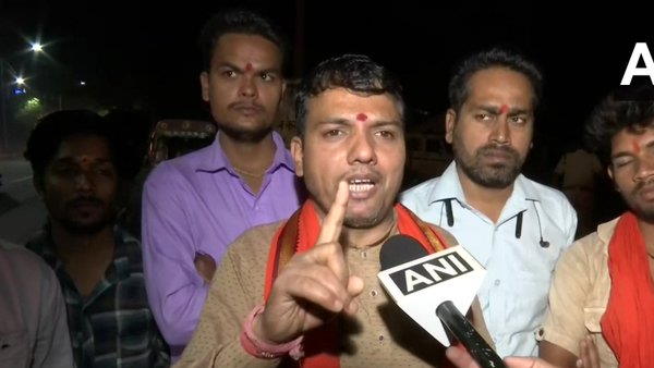 बजरंग दल ने कहा- नहीं होने देंगे शूटिंग बजरंग दल ने कहा- नहीं होने देंगे शूटिंग