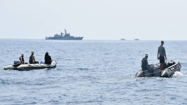 संतरों और बारिश के पानी से जिंदा रहे दोनों शख्स संतरों और बारिश के पानी से जिंदा रहे दोनों शख्स
