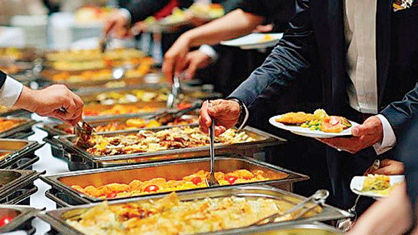 सीसीटीवी से खोजा एक्सट्रा केक खाने वाला मेहमान