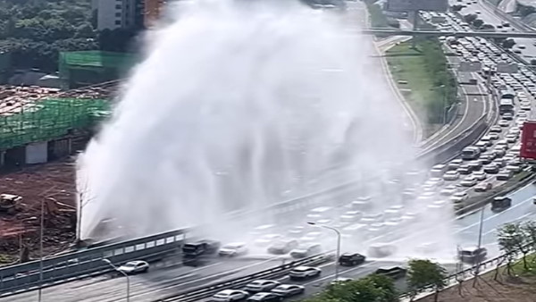 लगा कई किमी लंबा जाम 