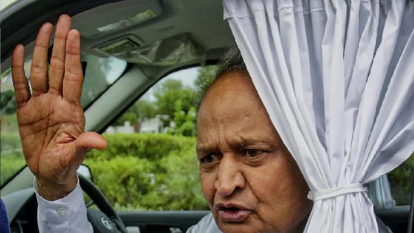 सीएम अशोक गहलोत बोले-पीएम व गृहमंत्री को आना चाहिए सीएम अशोक गहलोत बोले-पीएम व गृहमंत्री को आना चाहिए