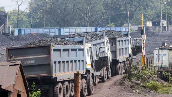 विद्युत वितरण कंपनियों की स्थिति ठीक नहीं विद्युत वितरण कंपनियों की स्थिति ठीक नहीं