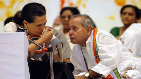 परिवार के चार अध्यक्षों पर भारी सोनिया का कार्यकाल