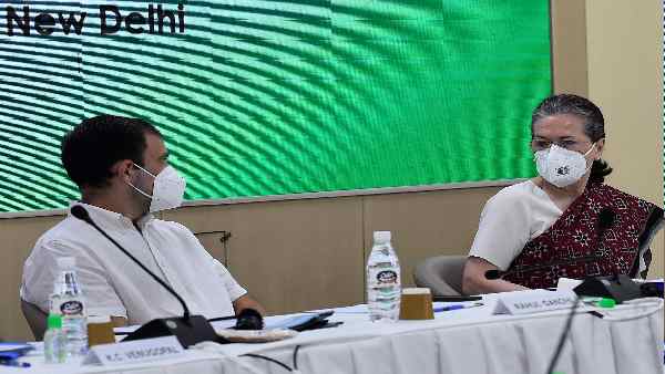 अगले साल तक सोनिया ही करेंगी कांग्रेस का नेतृत्व