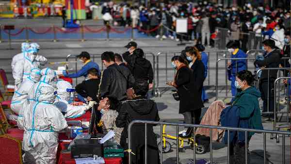 वैक्सीनेटेड लोगों में वायरल लोड तेजी से कम हुआ- स्टडी