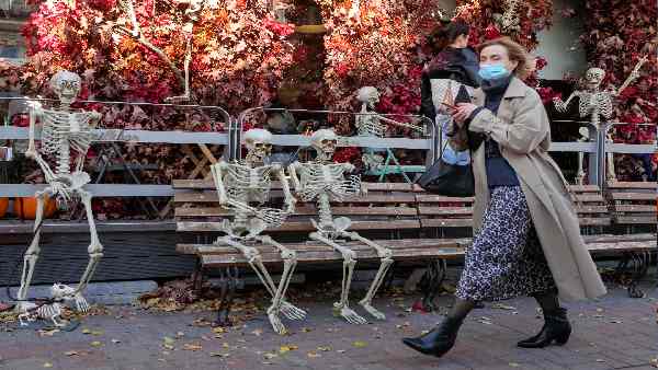 कोविड प्रोटोकॉल का पालन करते रहना जरूरी- स्टडी