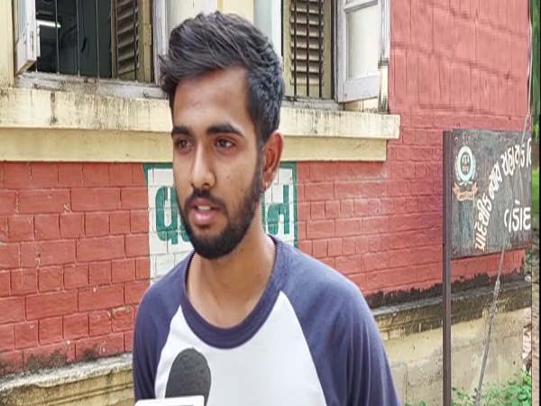 चिंता का सबब बने ये जलीय जीव चिंता का सबब बने ये जलीय जीव