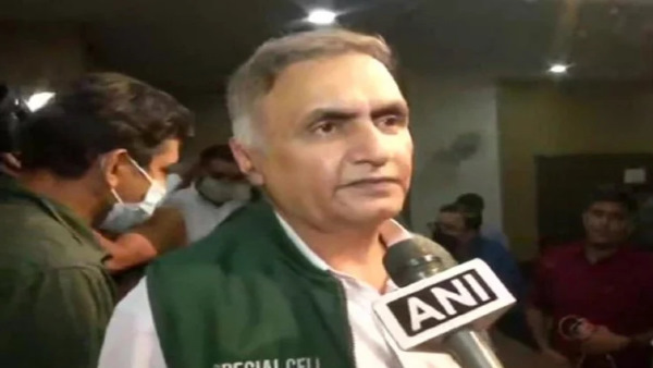 पीर बाबा बनकर रह रहा था