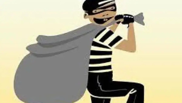 डिप्टी कलेक्टर के घर हुई चोरी की घटना ने पुलिस को सकते में डाल दिया डिप्टी कलेक्टर के घर हुई चोरी की घटना ने पुलिस को सकते में डाल दिया