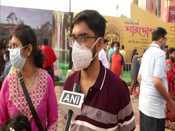 Navratri 2021 kolkata : Durga Puja in amazing palace-themed pandal