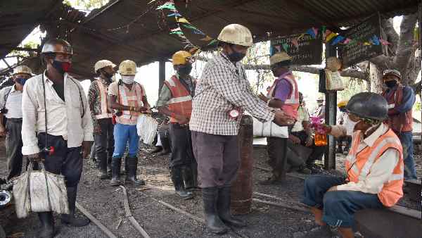 धीरे-धीरे कोयला उत्पादन में इजाफे का दावा