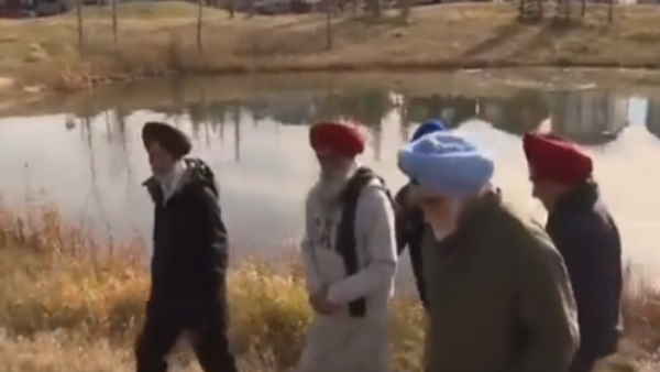 सिखों ने अपनी जान जोखिम में डालकर युवक की बचाई जान 