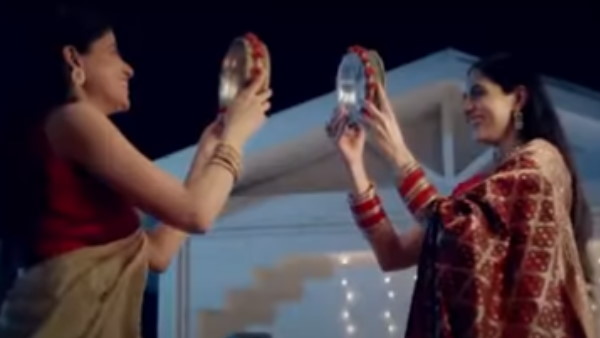 नस्लवादी होने का आरोप