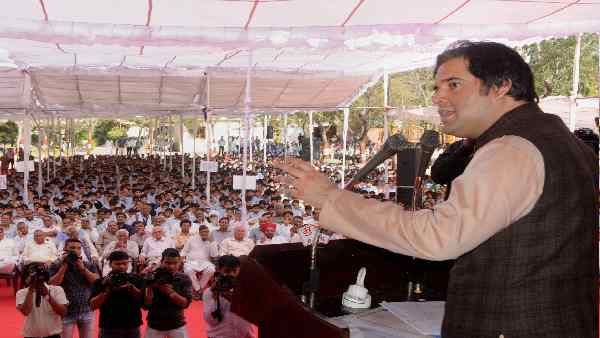 प्रियंका करवाएंगी कांग्रेस में एंट्री ?