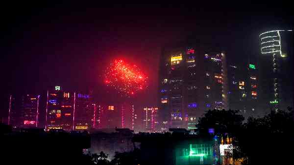 उत्तर प्रदेश में क्या है पटाखे जलाने की नई गाइडलाइंस ?