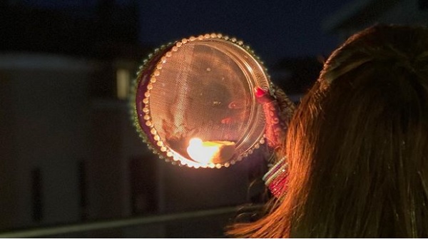 'शादी के बाद मोबाइल कैमरे पर पहला फोटोशूट'