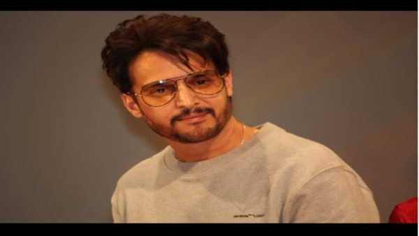 फिल्म गुलजार साहब डायरेक्ट कर रहे थे इसलिए बहुत डरा हुआ था