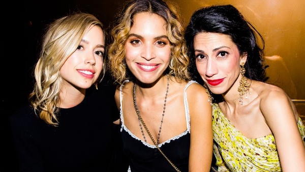 'मैंने उसे धकेलकर अपने से दूर किया'