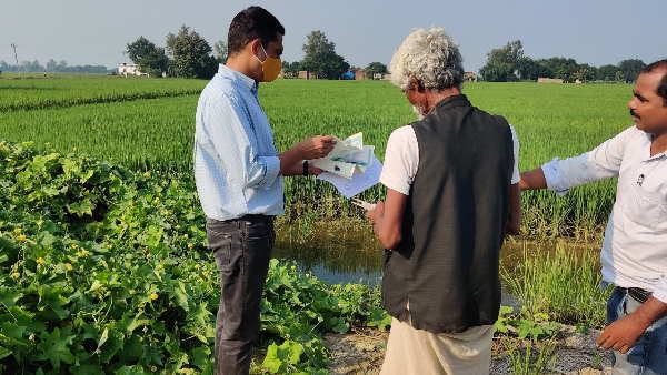 चंदौली का हर गांव कर रहा IAS मीणा का इंतजार चंदौली का हर गांव कर रहा IAS मीणा का इंतजार