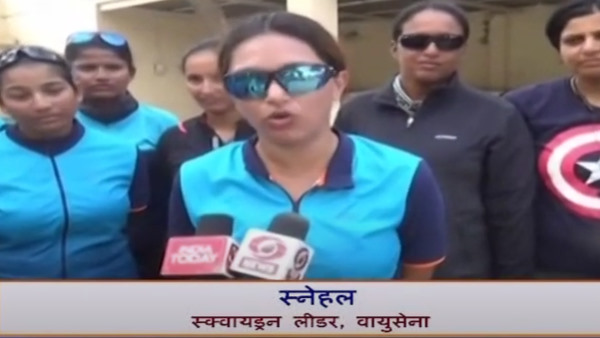 Indian Air Force women officers on bicycle from Longewala to New Delhi Indian Air Force women officers on bicycle from Longewala to New Delhi