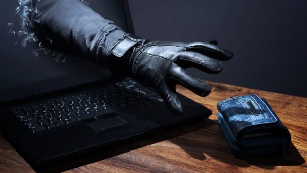 कई लोगों को ब्लैकमेल कर रहे थे आरोपी