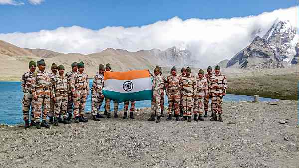 शुरू में 50 ऑल-वेदर सोलर टेंट लगेंगे शुरू में 50 ऑल-वेदर सोलर टेंट लगेंगे