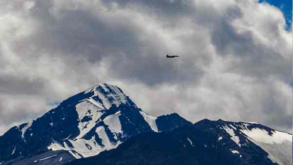 क्या है ऑल-वेदर सोलर टेंट की खासियत ? क्या है ऑल-वेदर सोलर टेंट की खासियत ?