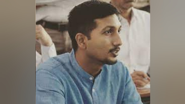 45 मिनट तक बेंच पर बैठे रहे डीएम, नहीं आए डॉक्टर