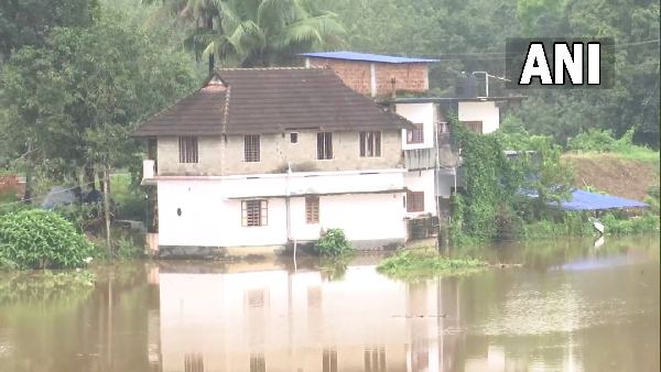 अब तक 27 लोगों की मौत