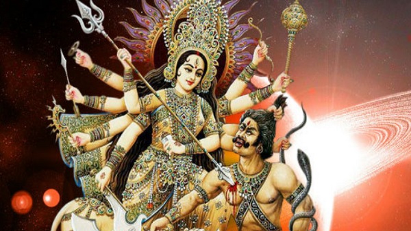 पुष्पांजलि मंत्र से कीजिए दुर्गा की पूजा, दूर होंगे कष्ट