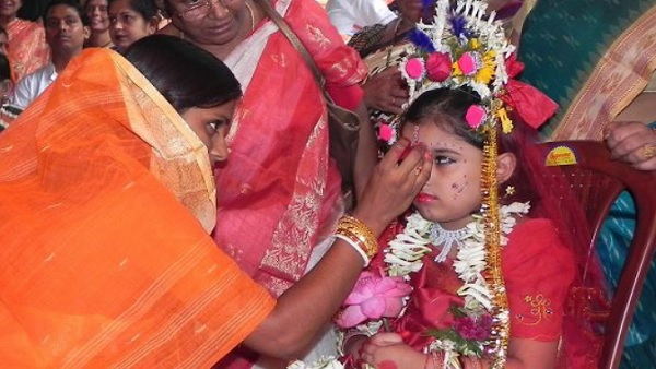 Navratri 2021: जानिए कब करें कन्या पूजन, क्या है नियम? Navratri 2021: जानिए कब करें कन्या पूजन, क्या है नियम?