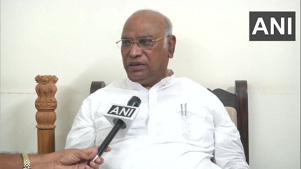 'लोकतंत्र की हत्या कर, वो तानाशाह बनना चाहते हैं'