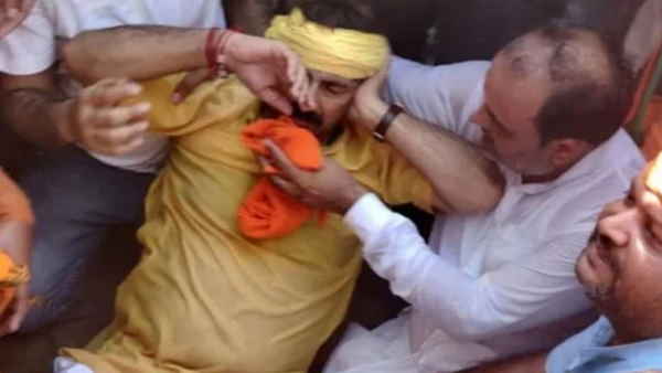 जानें मनोज तिवारी कैसे हुए चोटिल 